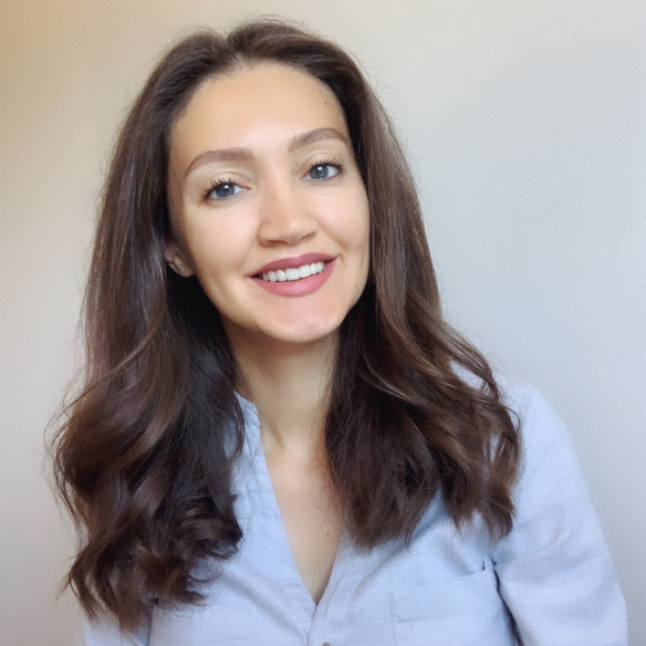 Oksana Pankova, founder of Authentic English Lessons